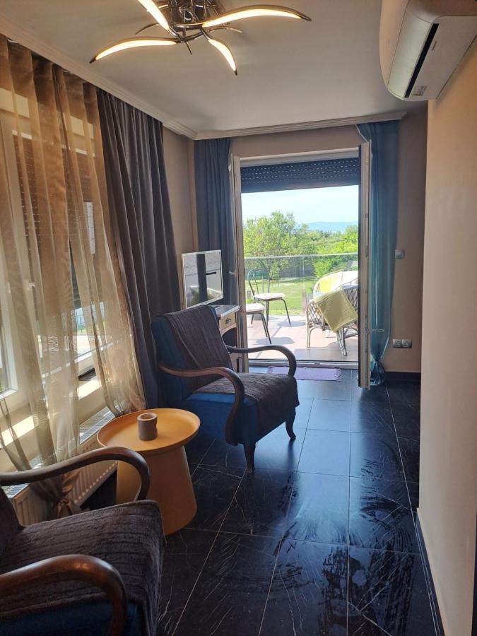 Annarosa Apartman Balatonszarszo Bagian luar foto